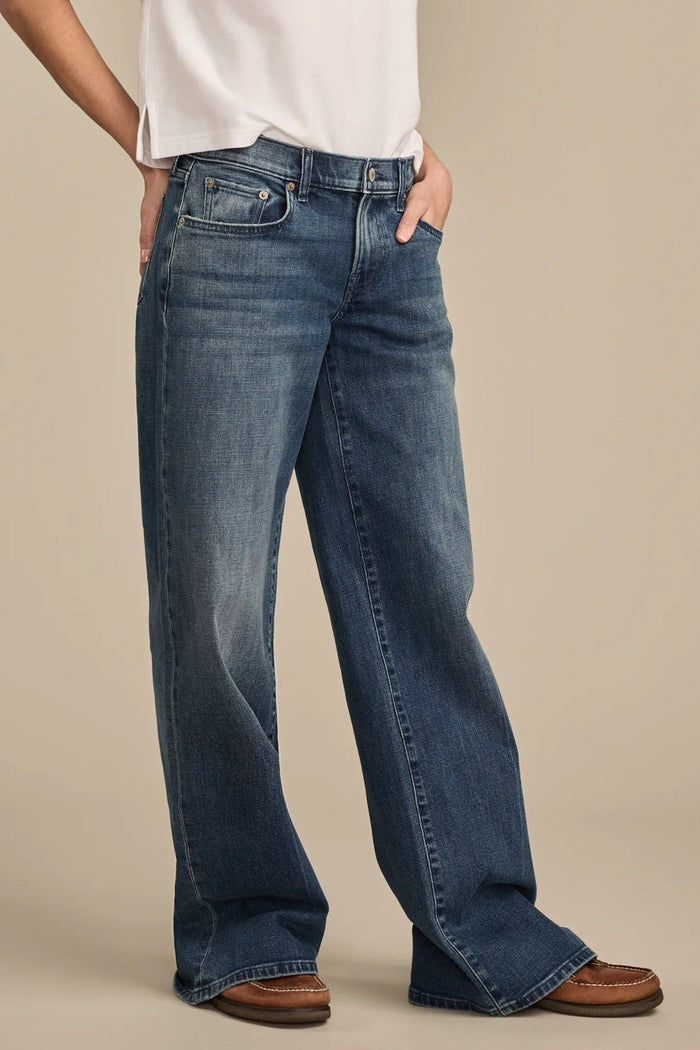 [144121-430] WOMENS LUCKY BRAND MID RISE SWEET WIDE LEG - SET IT FREE WASH rubbersoled
