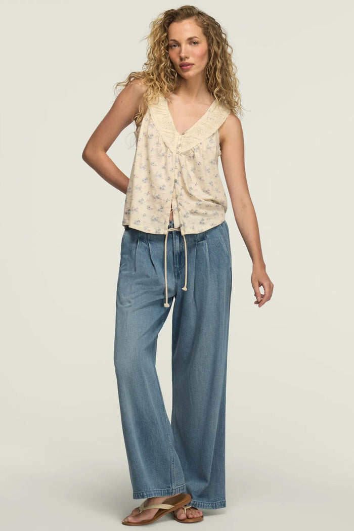 [157876-100] WOMENS LUCKY BRAND LACE YOKE V NECK TOP - CREAM FLORAL rubbersoled