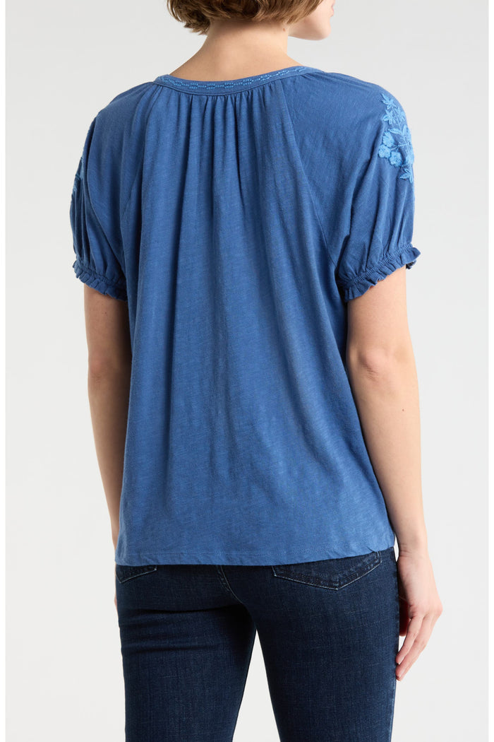 [159552-400] WOMENS LUCKY BRAND EMB NOTCH NECK - TRUE NAVY rubbersoled