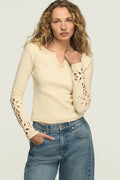[162137-100] WOMENS LUCKY BRAND LACE NOTCH NECK FITTED TOP - CREAM rubbersoled