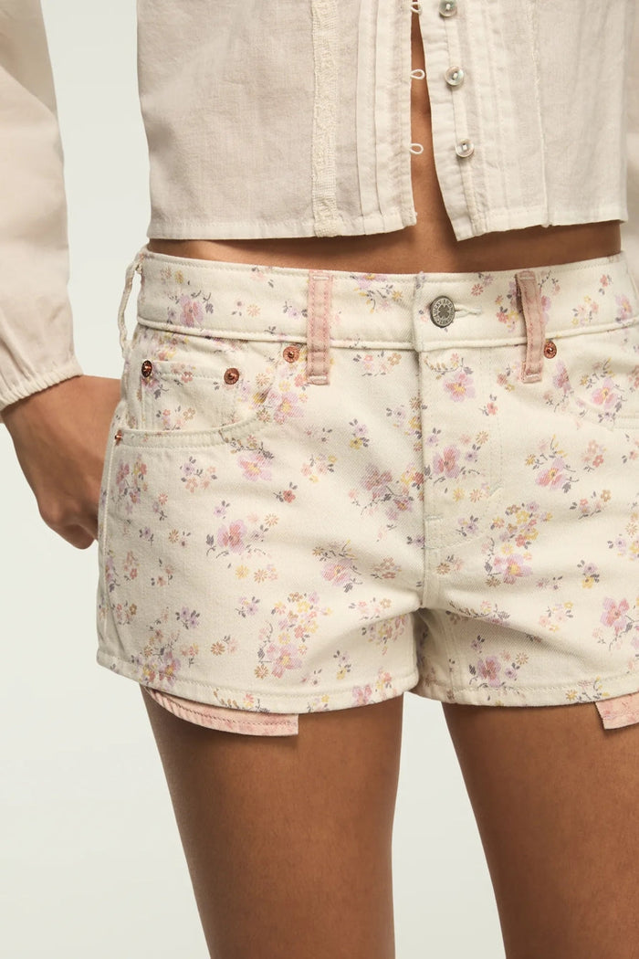 [163339-960] WOMENS LUCKY BRAND MID RISE FESTIVAL SHORT - BOPPIN' FLORALS WASH rubbersoled