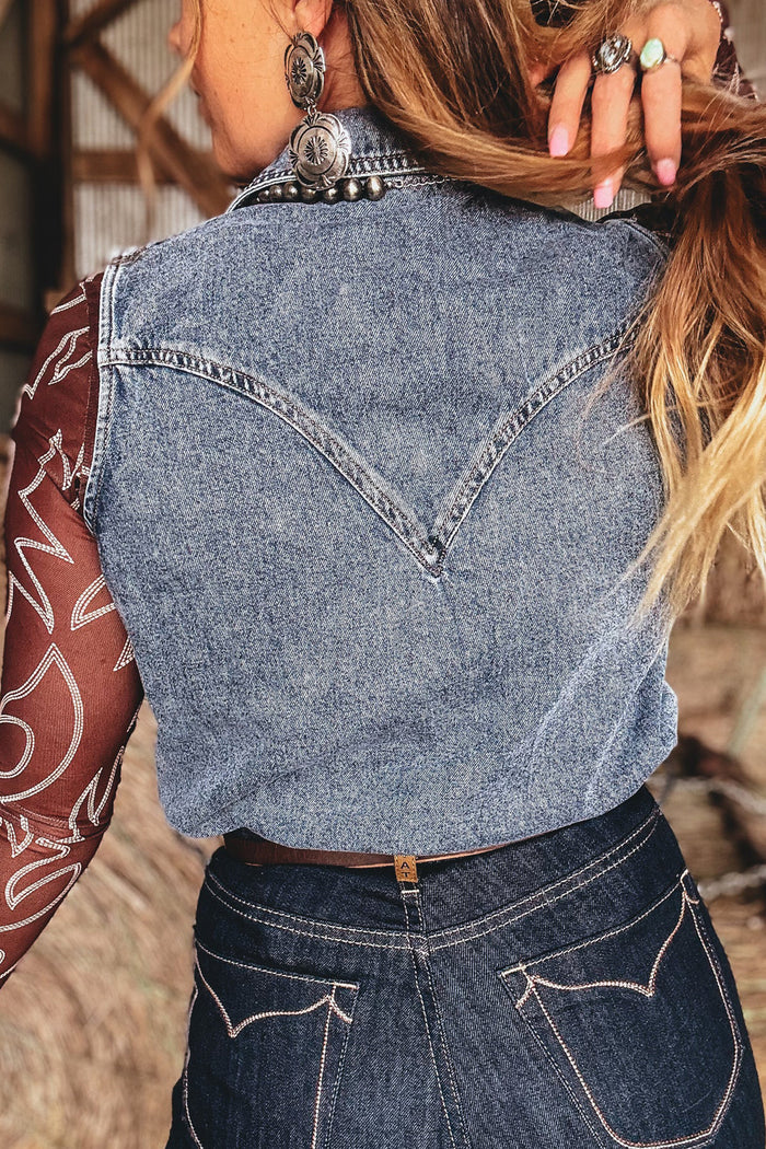 Ashleigh Blue Solid Denim Button Front Pocket Sleeveless Cowboy Vest Shewin