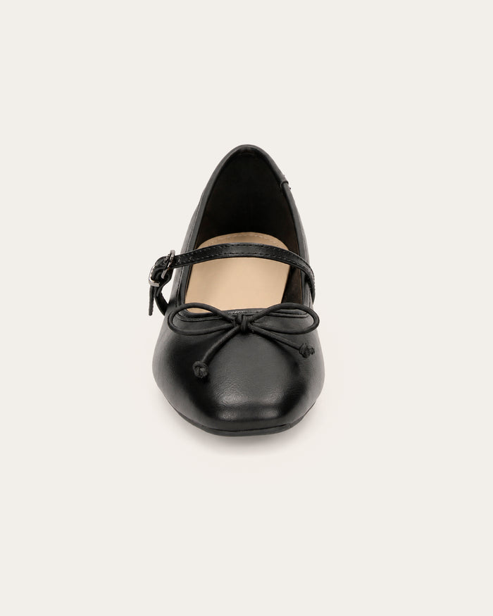 Ballerina Clara nero con cinturino - vegan