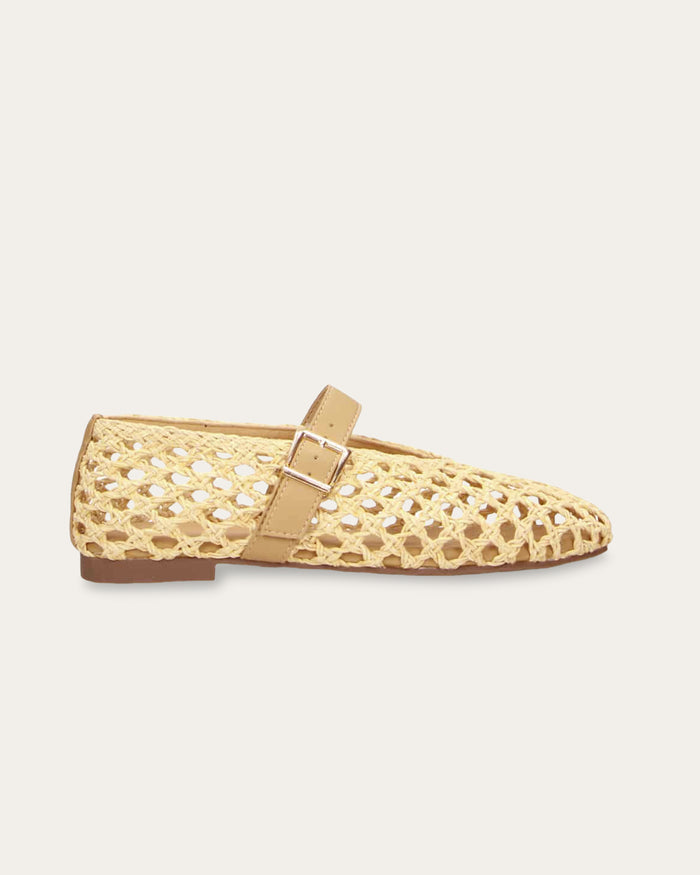 Ballerina Mila beige traforata con cinturino - vegan