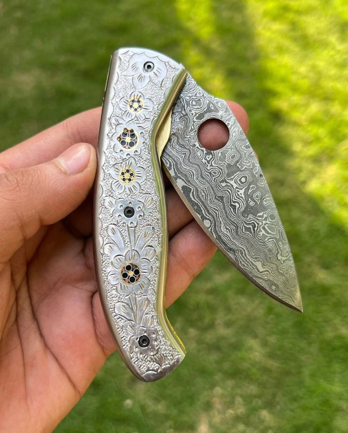 Custom Handmade Damascus steel Blade EDC Folding Pocket Knife cskforged