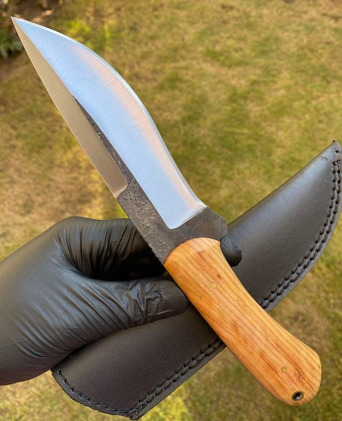 Custom Handmade High Carbon Steel Hunting Knife cskforged