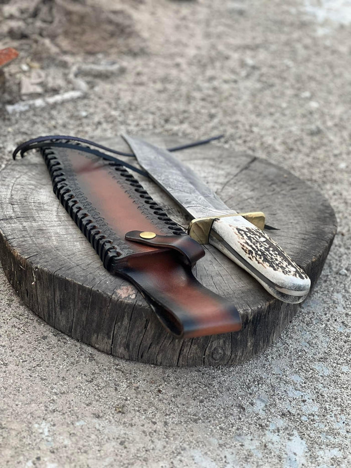 Deluxe Dundee Hunting Knife with Full Tang Damascus Steel Blade and Antler Handle cskforged