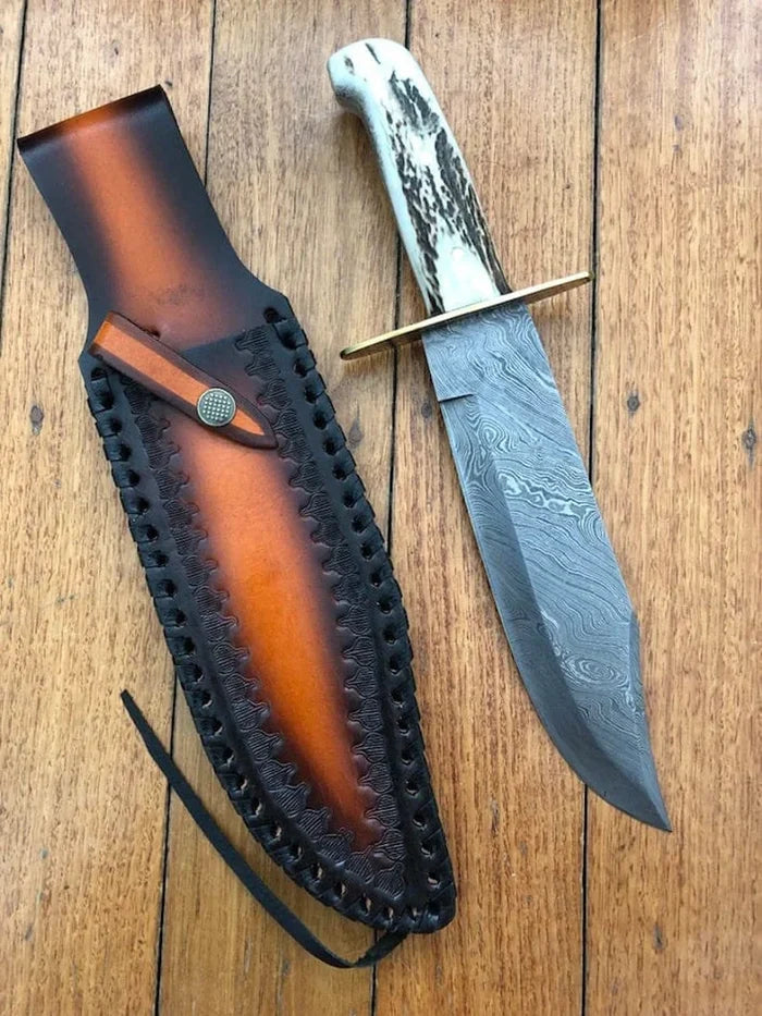 Deluxe Dundee Hunting Knife with Full Tang Damascus Steel Blade and Antler Horn Handle cskforged