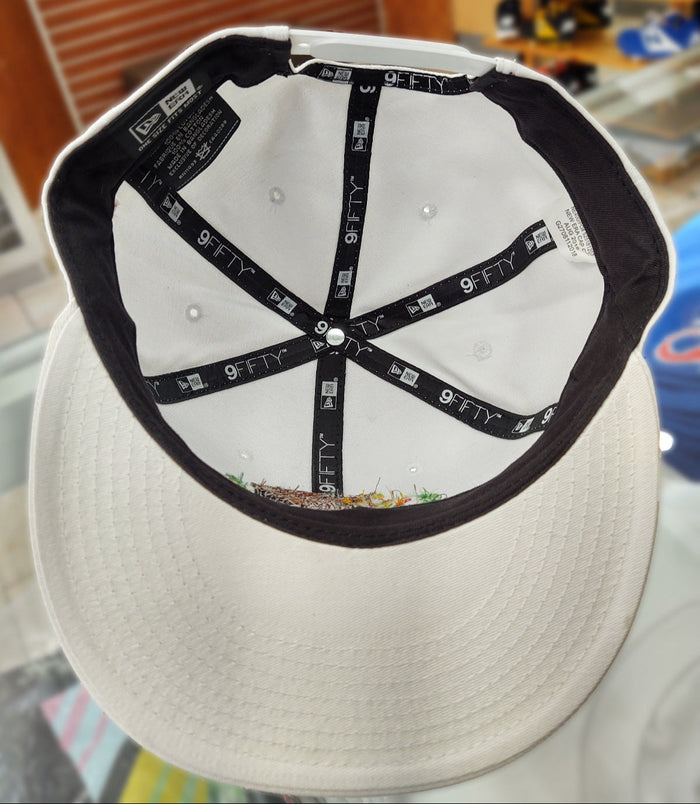 Embroidered Shield and flag SnapBack Mexico New Era White Hat Peligro Sports