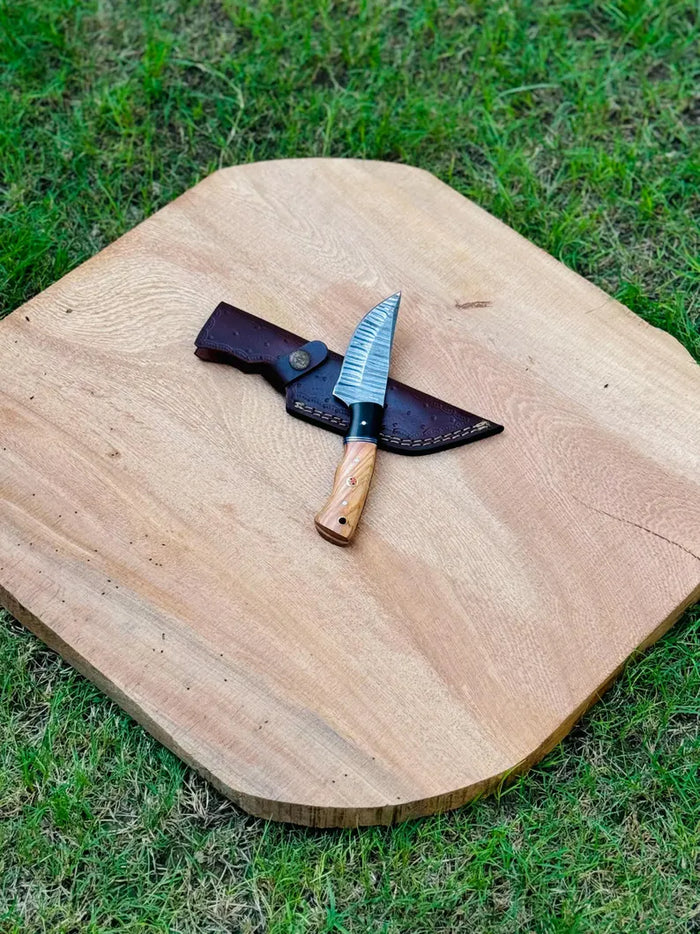 Hand-Forged Damascus Hunting Knives | Custom Handmade Blades for Outdoor Adventure cskforged