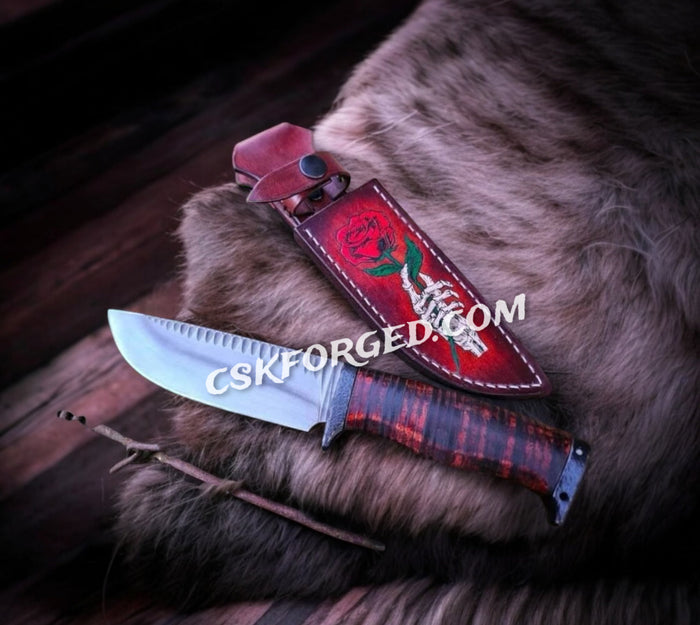 Hand-Forged High Carbon Steel Hunting Knife – Acid-Etched Blade with Flower Engraved Leather Sheath cskforged