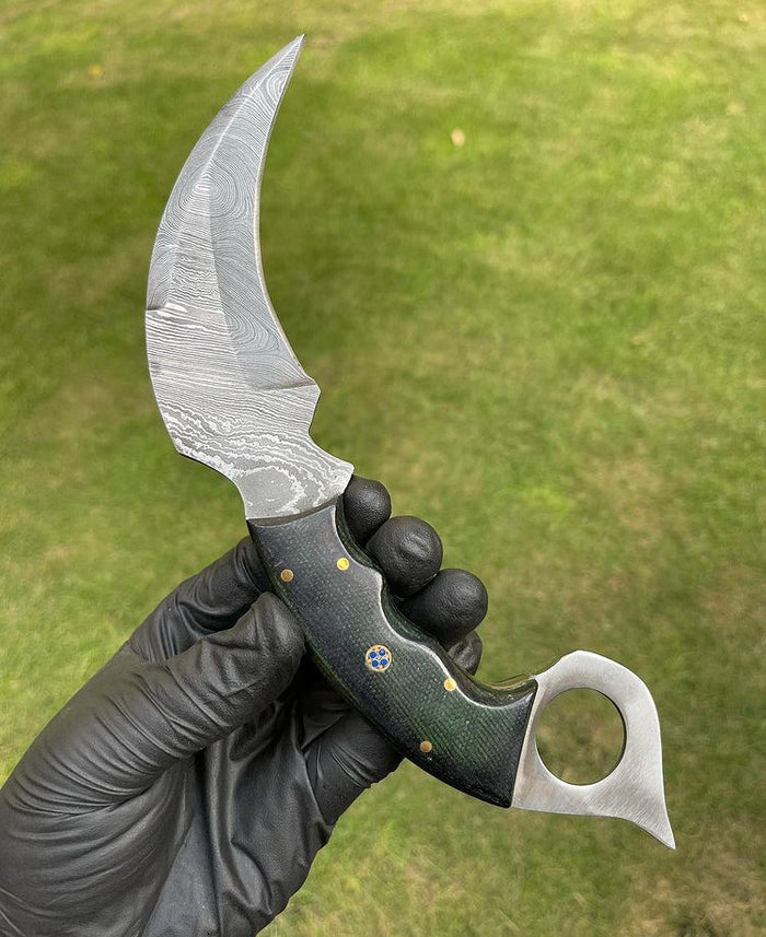 Handmade Damascus steel karambit knife cskforged