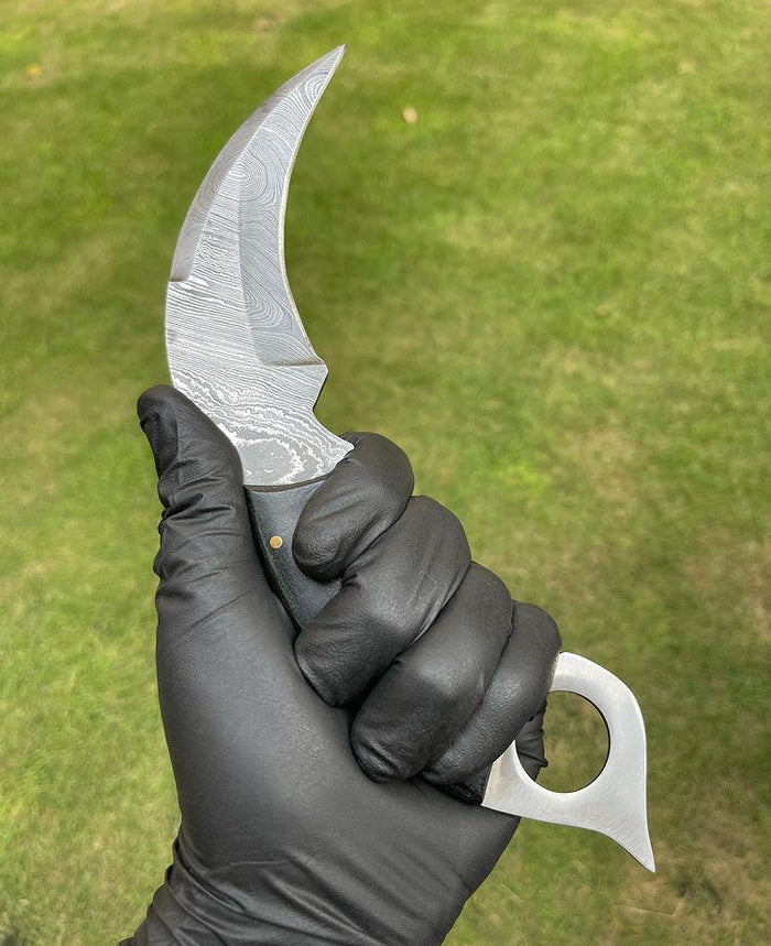 Handmade Damascus steel karambit knife cskforged