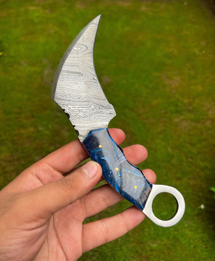 Handmade Damascus steel karambit knife cskforged