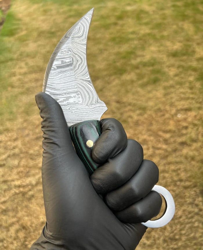 Handmade Damascus steel karambit knife cskforged