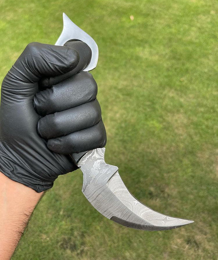 Handmade Damascus steel karambit knife cskforged