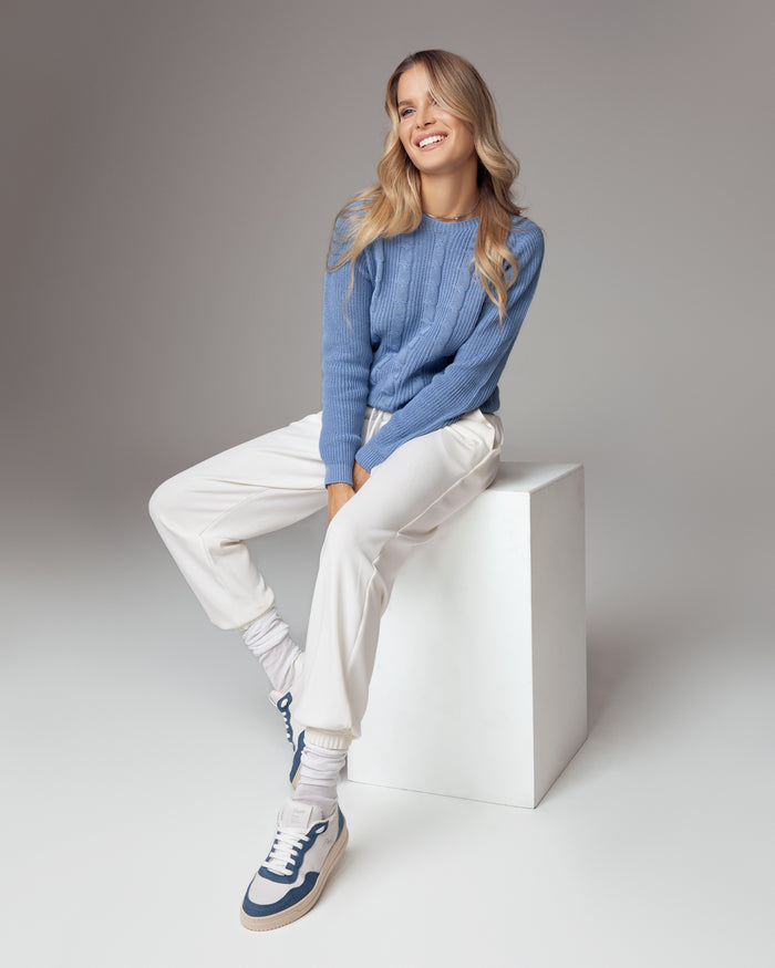 Maglione girocollo con treccia in cotone organico cielo