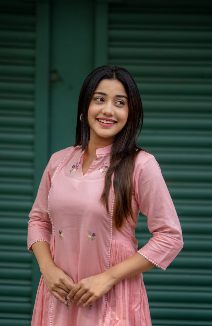 Pink shaded soft mul cotton kurti with floral embroidery deatilings along with side gathers MBS-531 **Ready to dispatch**