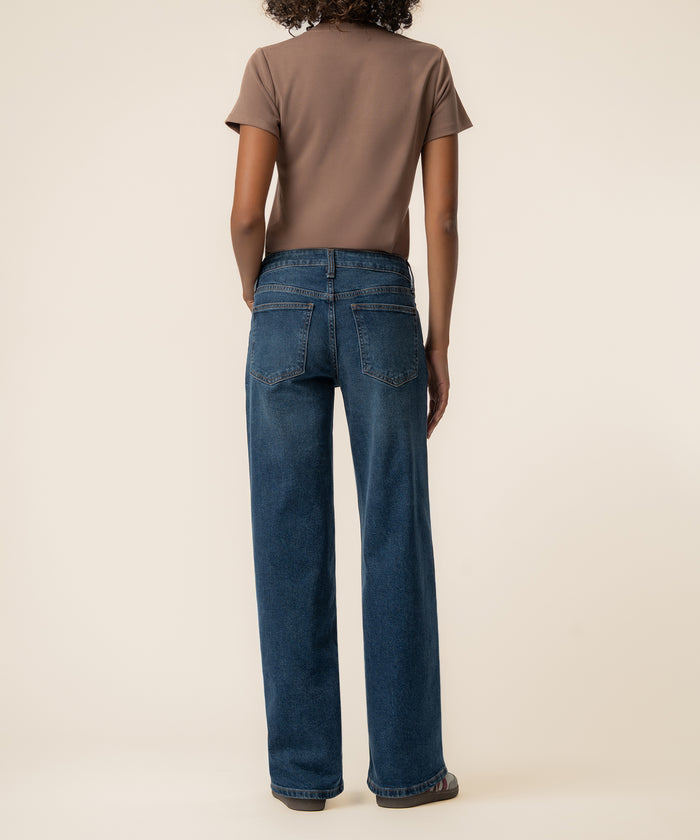 Selena Baggy Low Rise Straight Leg in Gracefully Wash