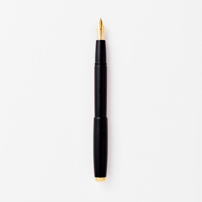 The Studio Fountain Pen in Black with Medium Gold nib