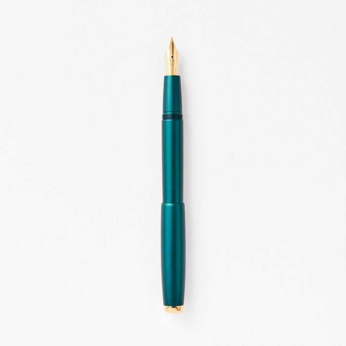 The Studio Fountain Pen in Ivy with Medium Gold nib